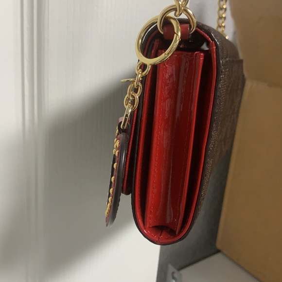 Michael Kors wallet on a chain - Picture 5 of 8